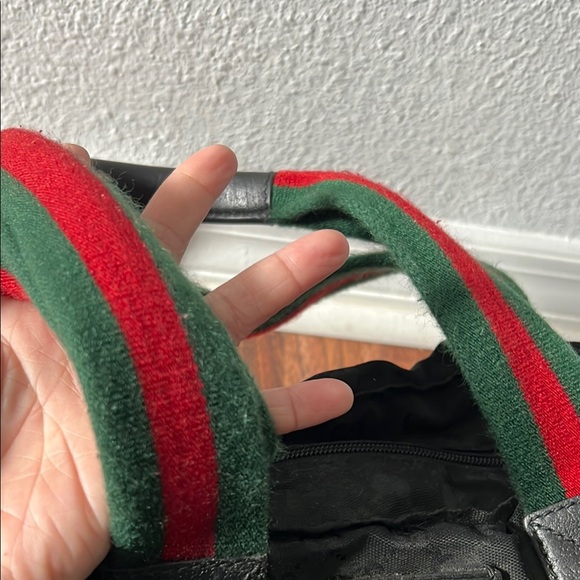 1640 Gucci Black Tote Bag with Red and Green Straps Nylon - Picture 2 of 10